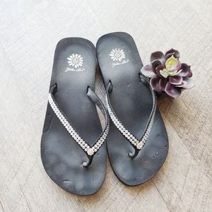 ⚡Yellow Box Sandals Black With Bling Size 7